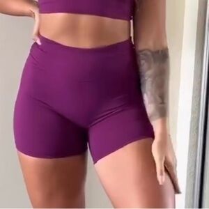 Casey 4” Magenta short